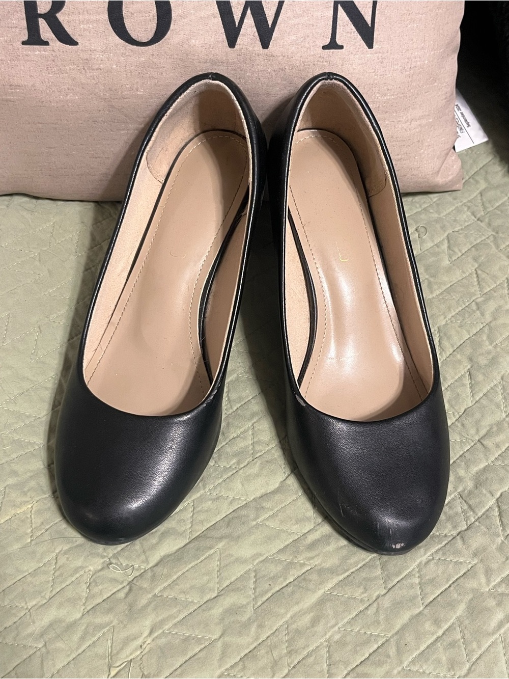 Classic Black Women's Round-Toe Pumps